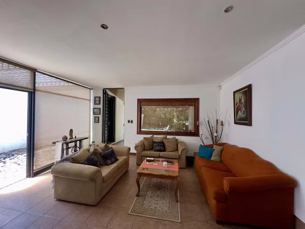 House for Sale in Santa Ana Center with Terrace and Large Green Area