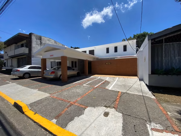 Alquiler de Exclusiva Casa en los Yoses, San José. 5701