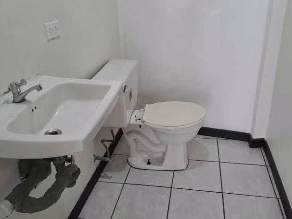 Venta Edificio Desamparados esquinero 2 plantas 7 oficinas