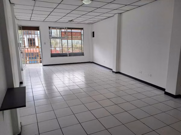Venta Edificio Desamparados esquinero 2 plantas 7 oficinas