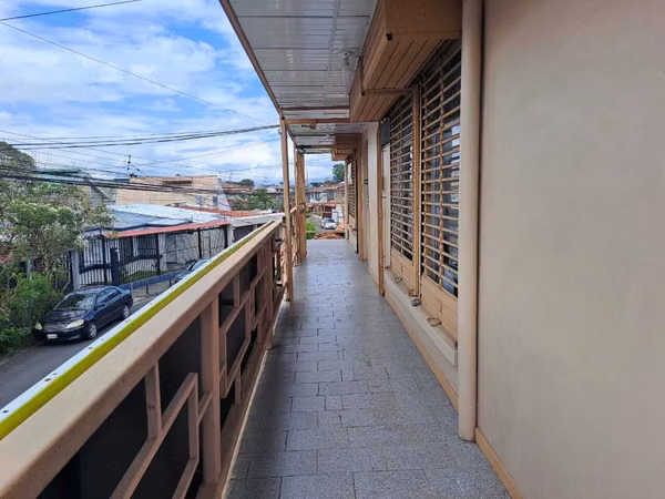 Venta Edificio Desamparados esquinero 2 plantas 7 oficinas