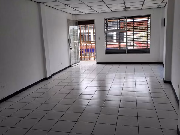 Venta Edificio Desamparados esquinero 2 plantas 7 oficinas