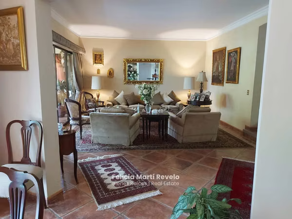 VENTA de Casa Independiente con VISTA ESPECTACULAR + un Apartamento en Escazú