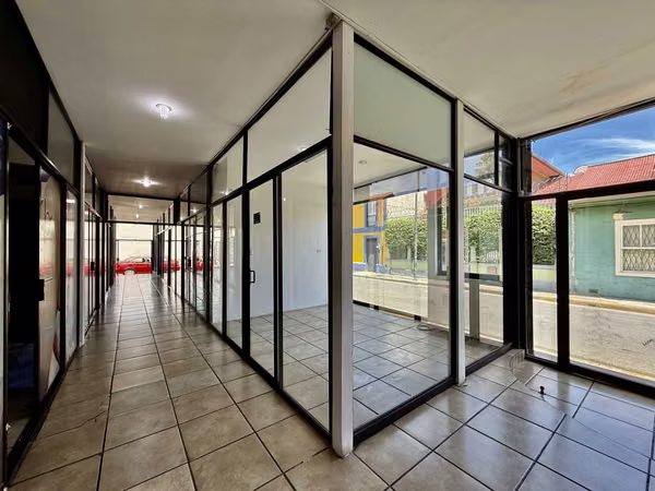 Edificio Esquinero - Exclusiva Ubicación Barrio Amón - Oportunidad