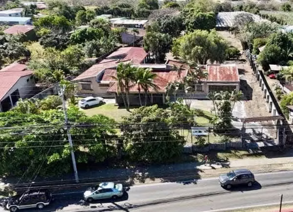 GANGA!!! Venta de Propiedad con Uso Mixto en San Joaquín de Flores, Heredia