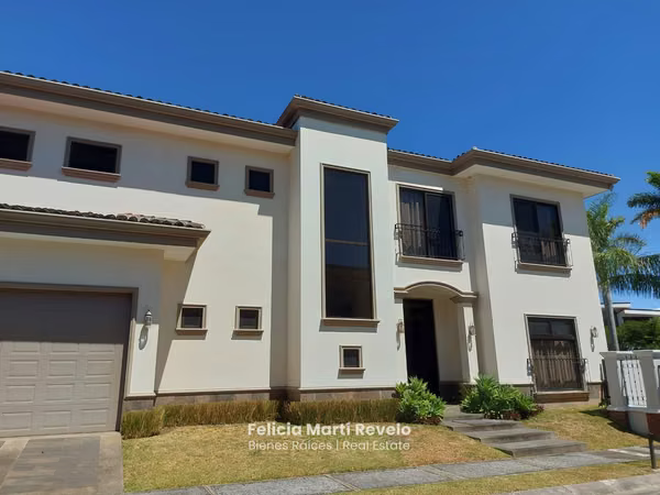 VENTA Lujosa Casa 5 hab. en Hacienda del Sol