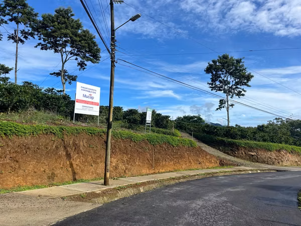 Lotes en venta en San Juan Norte Turrialba.