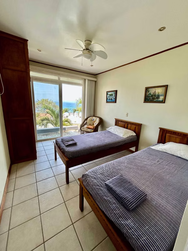Vendo casa de lujo, en la  playa , completamente amueblada en Condominio Costa Mar.