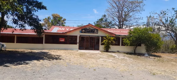 Local comercial en venta en La Cruz, Guanacaste. Ideal para restaurante o bar
