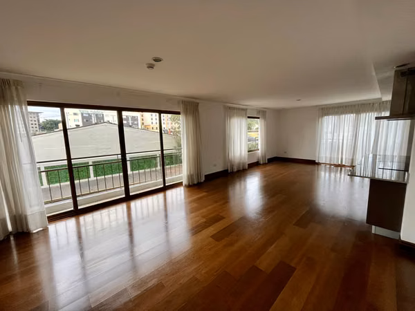 VENTA DE AMPLIO APARTAMENTO - 3 HABITACIONES - LOMAS DE AYARCO SUR - CURRIDABAT