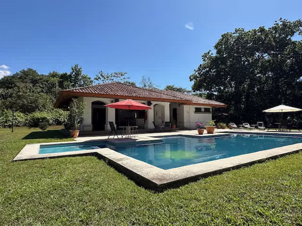 Venta Finca con casaclub y piscina, Orotina para proyecto inmobiliario