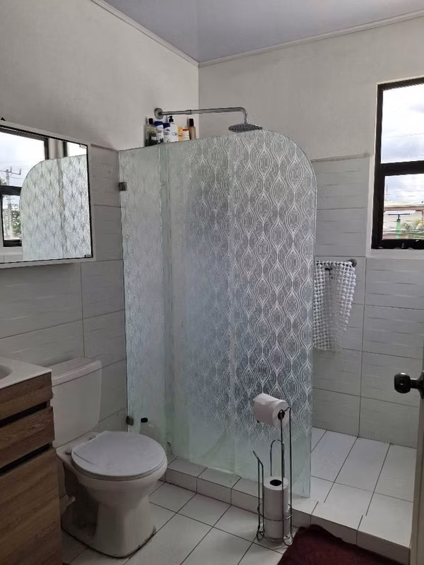 VENTA DE CASA AMPLIA POR EL MOPT EN SAN JOSÉ, USO MIXTO, CIUDAD GOBIERNO