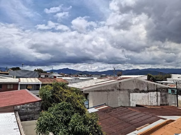 VENTA DE CASA AMPLIA POR EL MOPT EN SAN JOSÉ, USO MIXTO, CIUDAD GOBIERNO