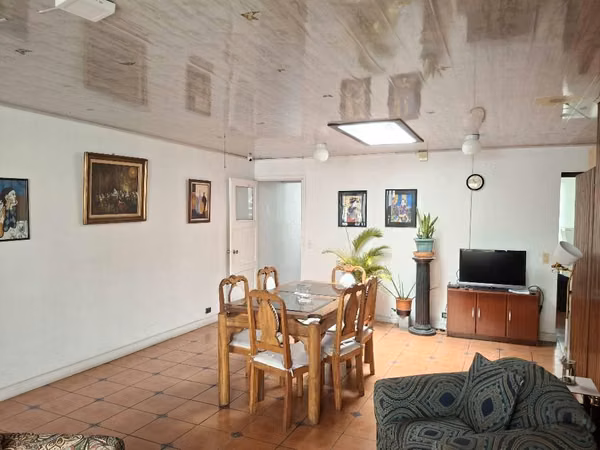 VENTA DE CASA AMPLIA POR EL MOPT EN SAN JOSÉ, USO MIXTO, CIUDAD GOBIERNO