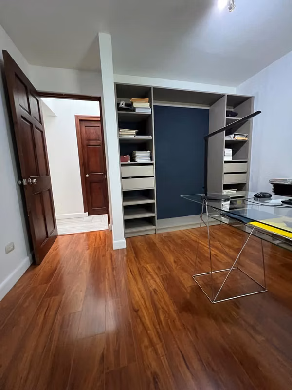 SE VENDE CASA EN EXCLUSIVO CONDOMINIO Curridabat (Lomas de Granadilla))