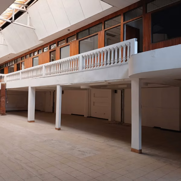 Oportunidad Única en el Corazón de Heredia! Edificio Comercial Versátil en Venta
