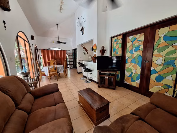 Se vende villa en Playas del Coco