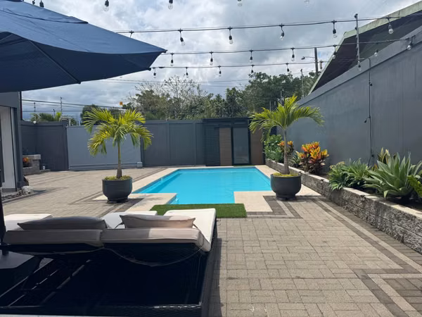 Venta de casa vacacional Sarchí Norte
