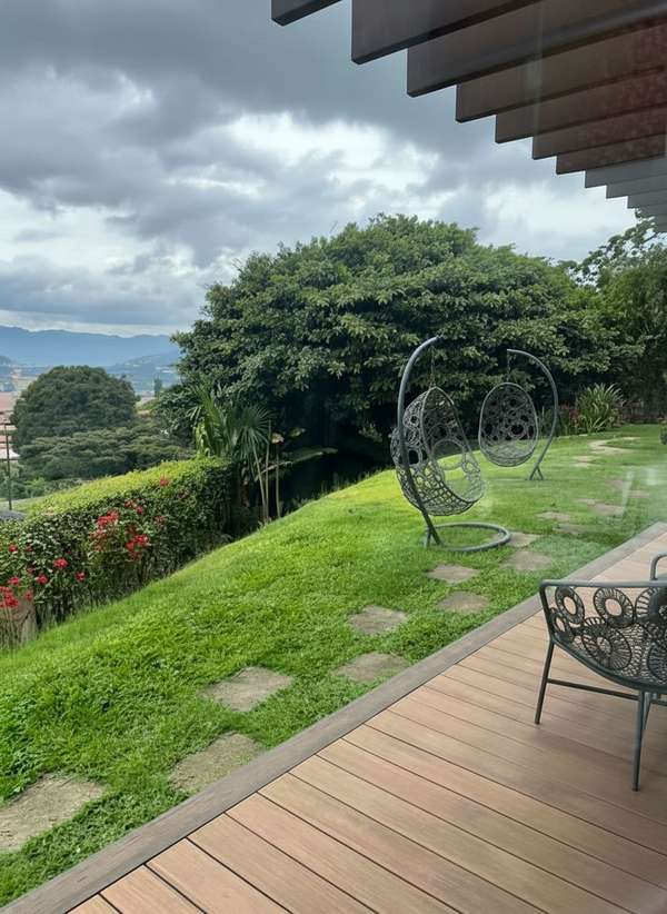 HOUSE FOR SALE – Pinares | CO-574