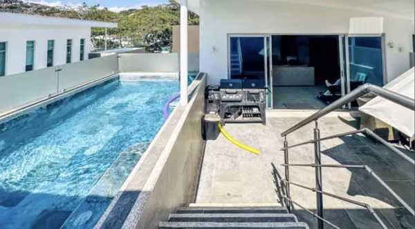 VENTA SANTA ANA POZOS CONDOMINIO CASA CON PISCINA cedo deuda de banco