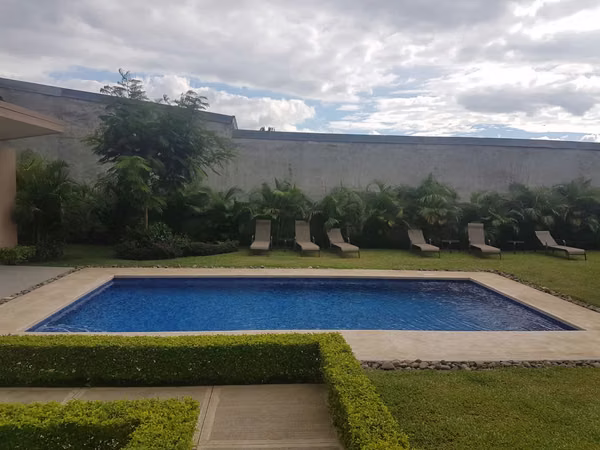 Se vende apartamento en Condominio Torre Camino Real, Alajuela