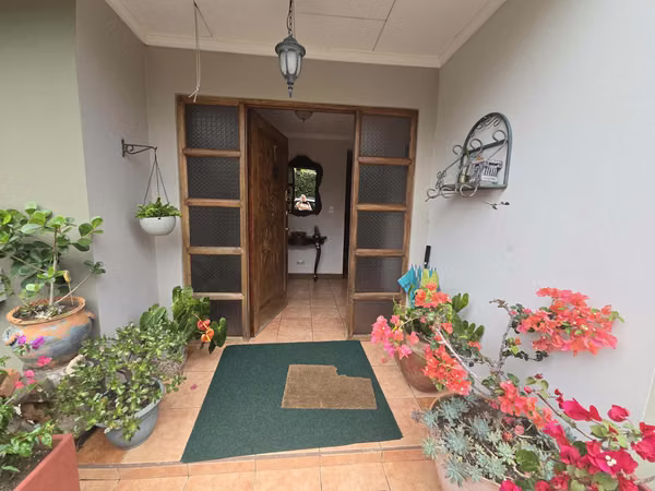 LA PROPIEDAD DE SUS SUEÑOS CON 2 CASAS Y JARDINES