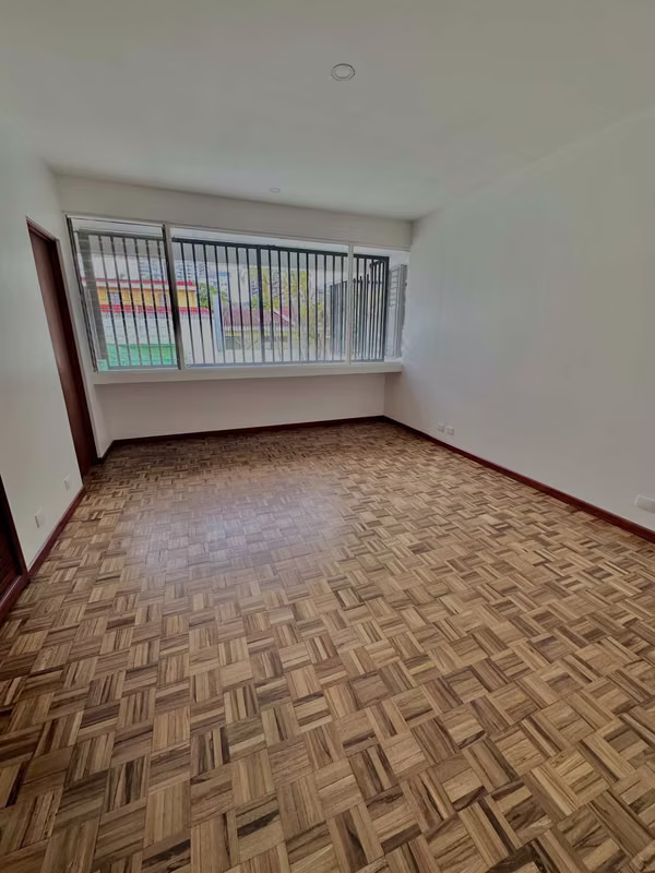 SE ALQUILA IMPRESIONANTE CASA EN ROHRMOSER NUNCIATURA
