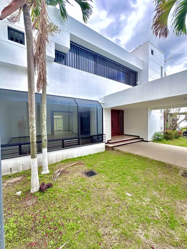 SE ALQUILA IMPRESIONANTE CASA EN ROHRMOSER NUNCIATURA