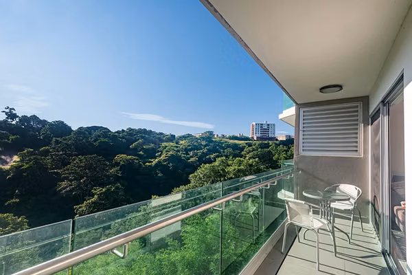 Se vende apartamento 1 habitación en condominio Paradisus, Rohrmoser/ Linda vista al río