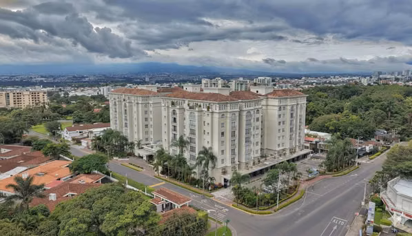 Lujosa Suite Ejecutiva Cortijo Los Laureles Escazu; 1 Hab Totalmente Amueblado