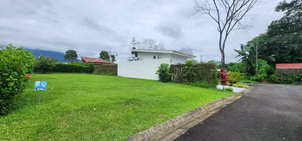 Lote con vistas al volcán Arenal, en Condominio El trapiche  Fortuna