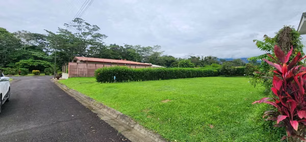 Lote con vistas al volcán Arenal, en Condominio El trapiche  Fortuna