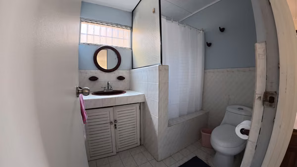 Casa Moderna de 2 Niveles en Moravia | Lista para Habitar. ( JS 1322 9 ).