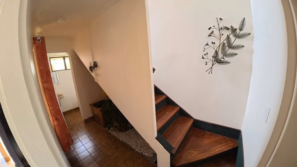 Casa Moderna de 2 Niveles en Moravia | Lista para Habitar. ( JS 1322 9 ).