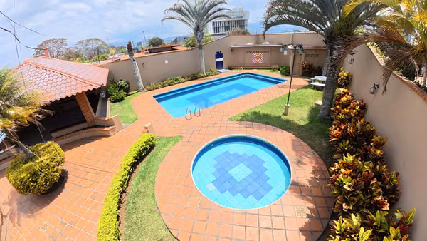 Casa Moderna de 2 Niveles en Moravia | Lista para Habitar. ( JS 1322 9 ).