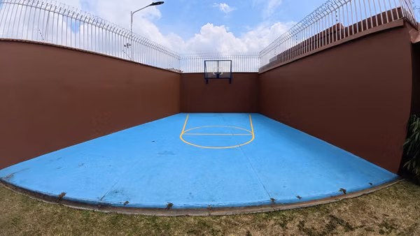 Casa Moderna de 2 Niveles en Moravia | Lista para Habitar. ( JS 1322 9 ).