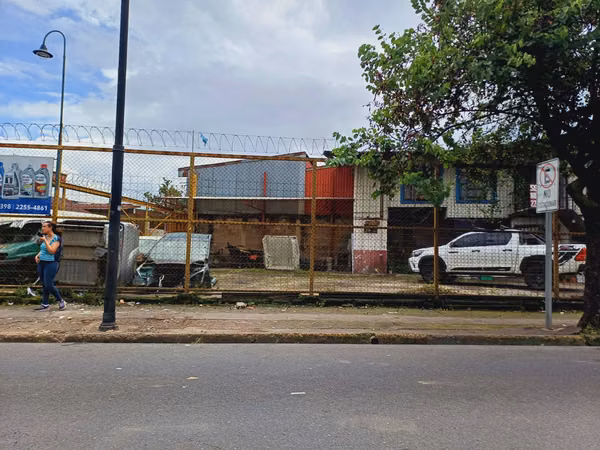 Se vende lote esquinero en San José, Barrio Los Ángeles – 296 m²