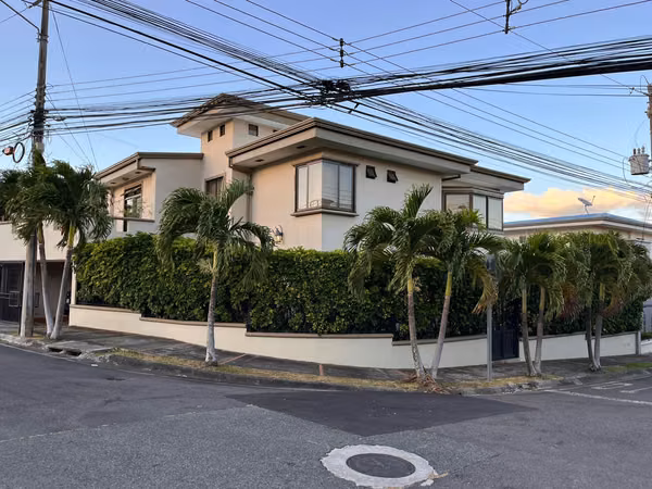HOUSE FOR RENT/SALE – GUACHIPELÍN DE ESCAZU*