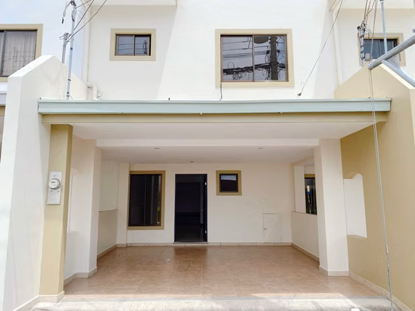 Casa/Condominio - Alquiler / Familiar y seguro / Hatillo, San José