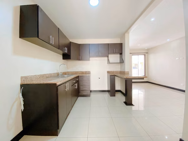Casa/Condominio - Alquiler / Familiar y seguro / Hatillo, San José