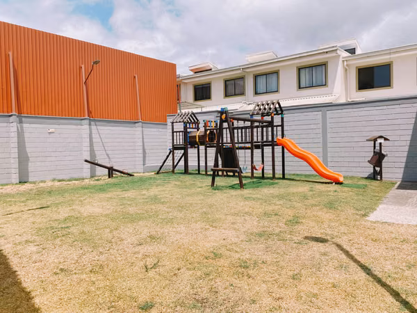 Casa/Condominio - Alquiler / Familiar y seguro / Hatillo, San José