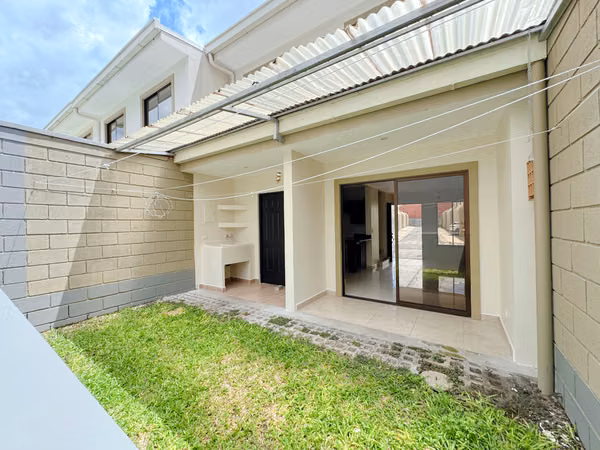 Casa/Condominio - Alquiler / Familiar y seguro / Hatillo, San José