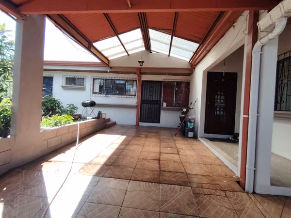 Venta de apartamentos alquilados en Granadilla de Curridabat. Barrio José María Zeledon.