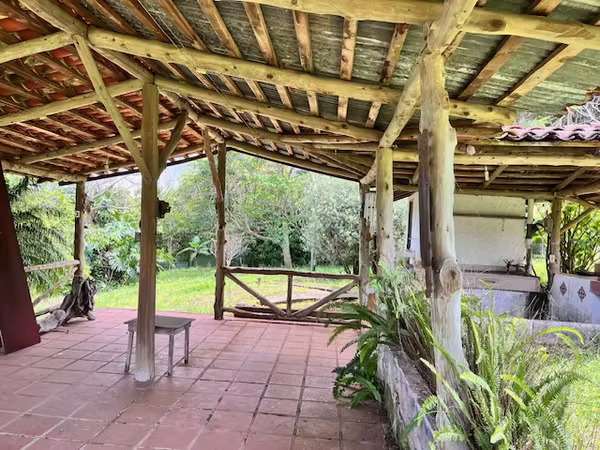 Vivienda cerca del centro de San Rafael 8820m2 terreno