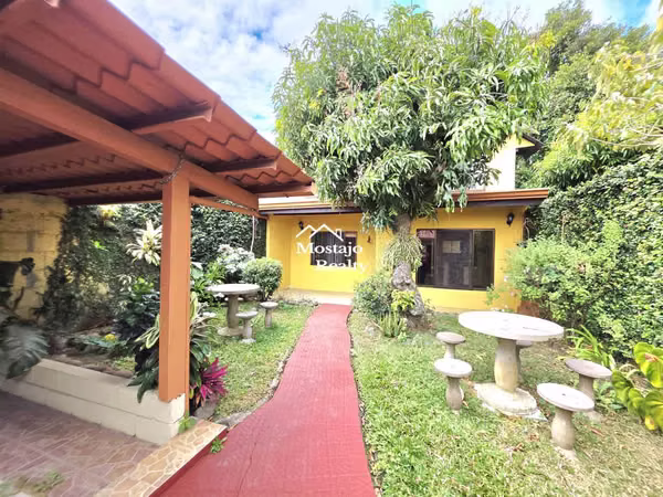 Opportunity Sale of 2 houses, commercial or residential use, Heredia Center