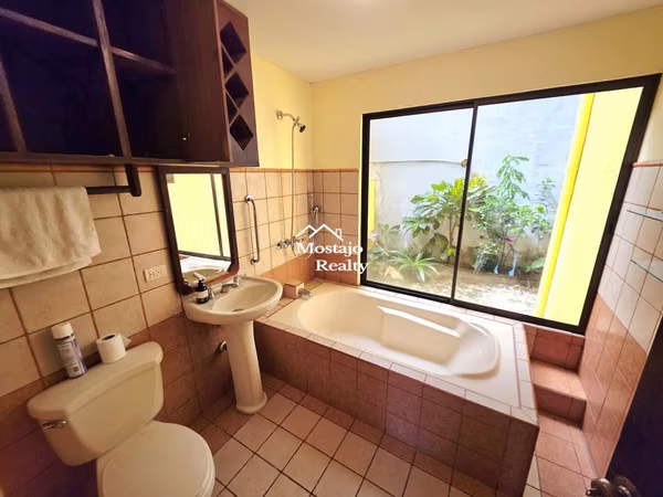 Venta de 2 casas,  uso comercial o vivienda, Heredia Centro