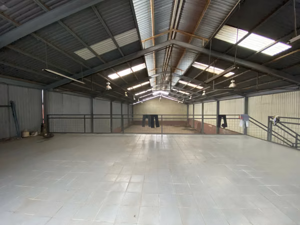 Local Comercial-Tipo Bodega en zona de Alta Demanda, Santa Ana. ID 40276