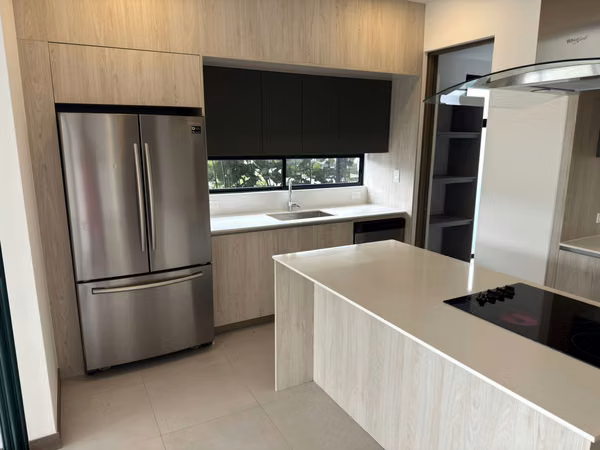 ONE-STORY HOUSE FOR RENT IN LINDORA GATED COMMUNITY *
