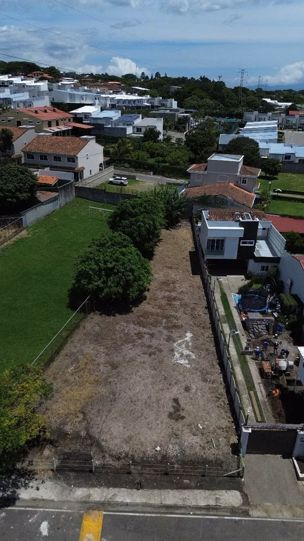 Escazú, Urbanización Pinar del Río
