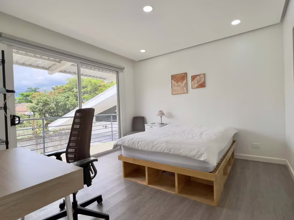 Lindora - Moderna - Casa + 2 Apartamentos - Alta Rentabilidad